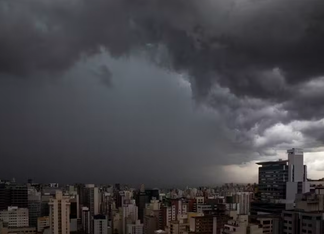 Domingo de eleições terá chuva e risco de tempestades no Oeste de Santa Catarina