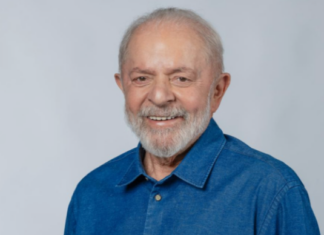 Lula é reeleito presidente após virada no segundo turno