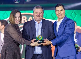 Sicoob MaxiCrédito é premiado no Troféu Desbravador