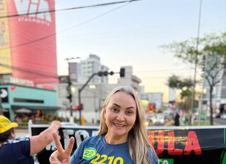 Daniela Reinehr marcará presença na Avenida Getúlio Vargas neste sábado