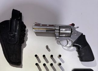 Polícia apreende revólver com registro de extravio em oficina de Chapecó