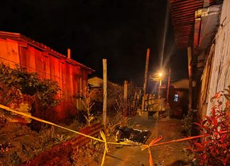 Incêndio em casa de madeira deixa dois mortos, incluindo jovem grávida, em SC