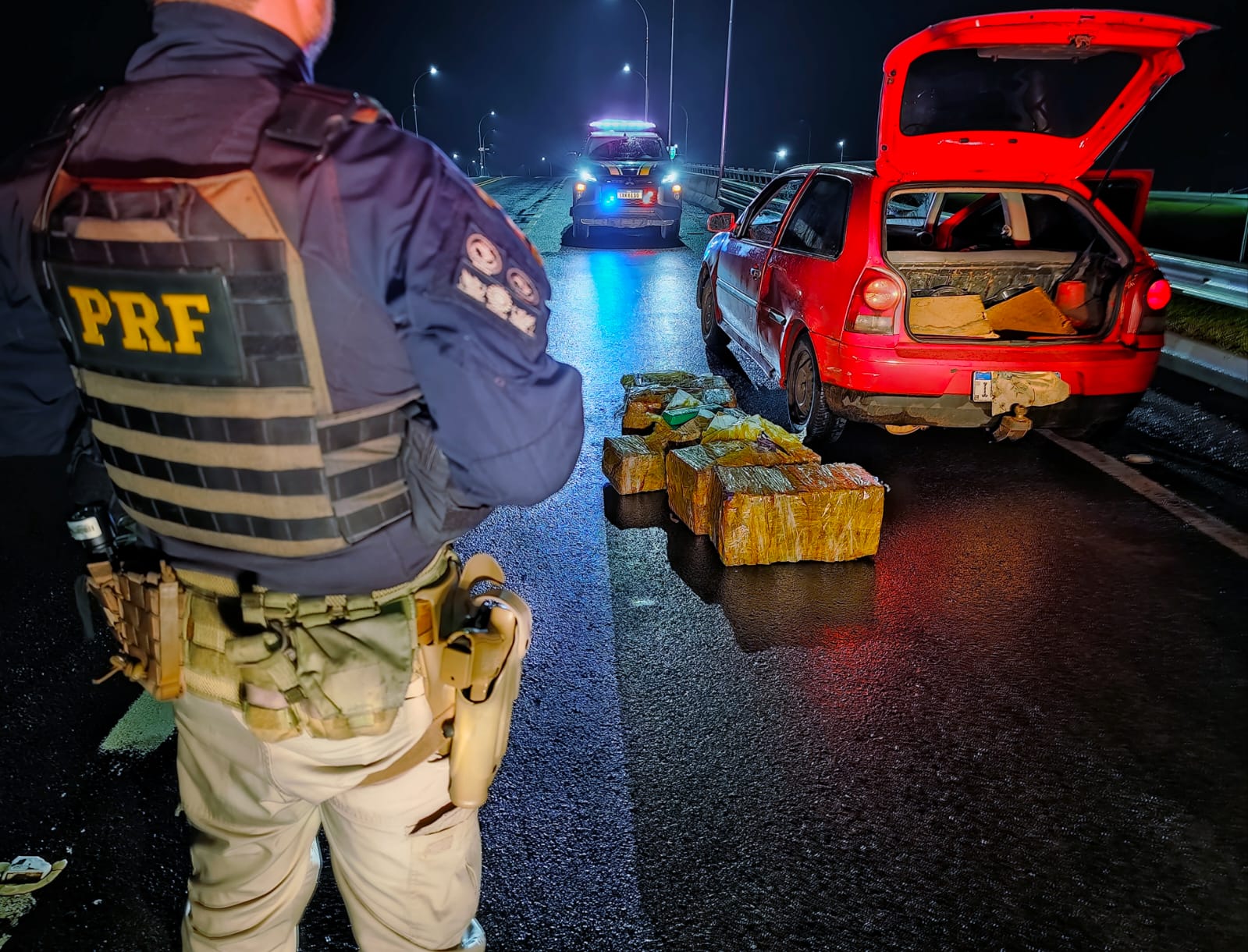 PRF apreende 163 quilos de maconha e prende dois homens no Oeste de SC
