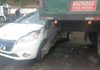 Motorista fica gravemente ferida após carro bater na traseira de carreta em SC