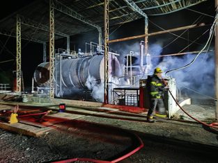Incêndio atinge caldeira de usina de asfalto em Cordilheira Alta e mobiliza bombeiros da região
