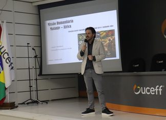 Cirurgião-dentista de SC relata missão humanitária na África e inspira acadêmicos em Chapecó
