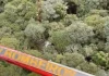 Clima e acesso difícil impedem retirada de helicóptero que caiu na Serra de SC