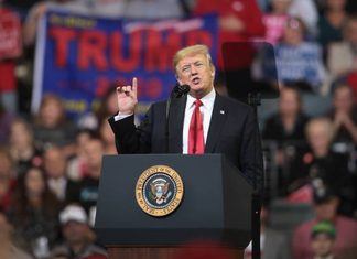 Aprovação de Donald Trump cai a 31%, menor índice de seu mandato, aponta pesquisa