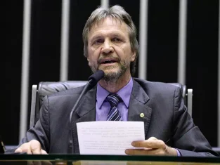 Candidatos ligados ao Oeste de SC aparecem entre os mais votados para a Câmara dos Deputados