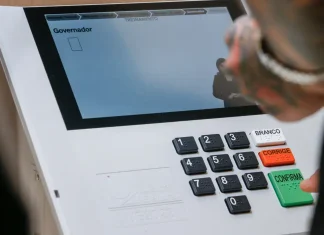 Eleições 2026: eleitores devem consultar novamente o local de votação antes de sair de casa